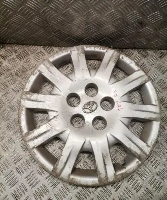 Toyota Avensis T270 R16 wheel hub/cap/trim 426020f070