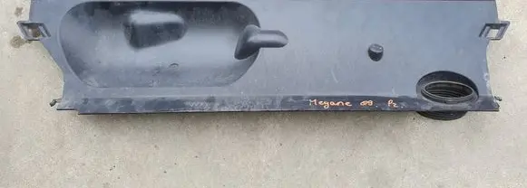 Renault Megane III Radiator trim 214760006RE