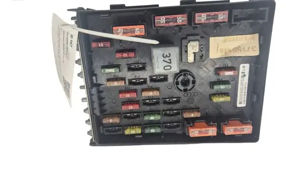 Volkswagen PASSAT B7 Fuse module 3C0937125 63592777