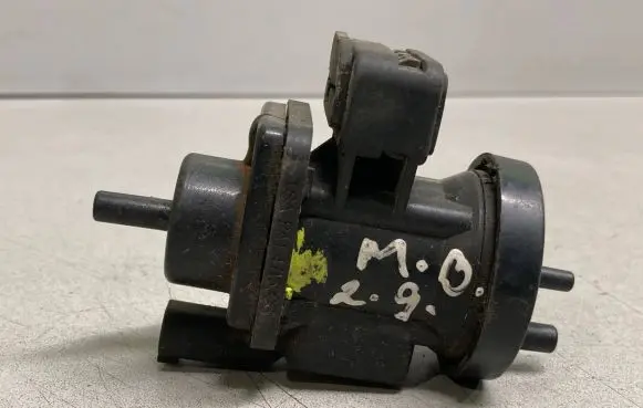 Mercedes-Benz C W203 Turbo solenoid valve A0005450427 4715396
