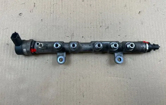 Jaguar F-Pace Fuel main line pipe G4D39D280AA