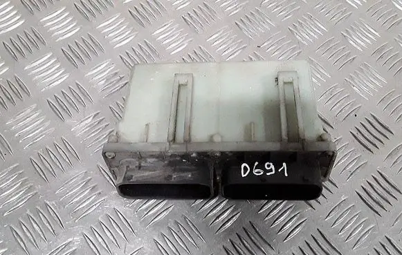 Opel Zafira A Coolant fan relay 24462346