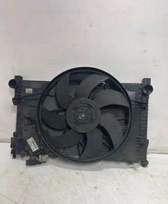 Mercedes-Benz C W203 Coolant radiator A2035000803