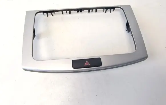 Volkswagen Passat Alltrack Radio/GPS head unit trim 3AA858069H