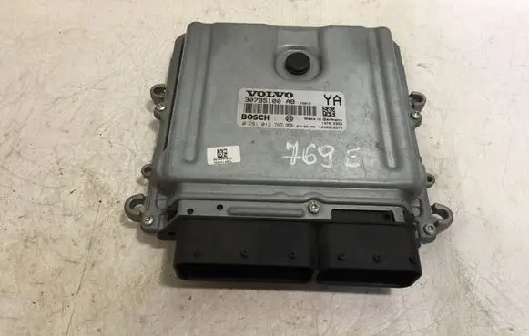 Volvo V70 Engine control unit/module 30785100