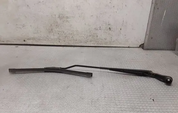 Dodge Caliber Windshield/front glass wiper blade 