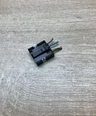 BMW 3 E90 E91 Plug wire 8373312