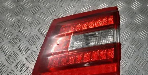 Mercedes-Benz E W212 Tailgate rear/tail lights 2128201064