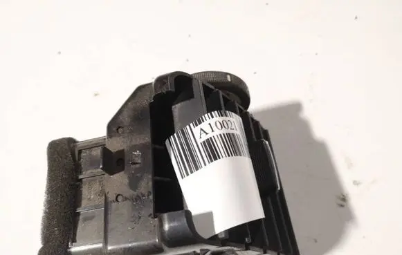 Chevrolet Captiva Dash center air vent grill