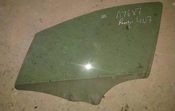 Peugeot 407 Front door window glass four-door