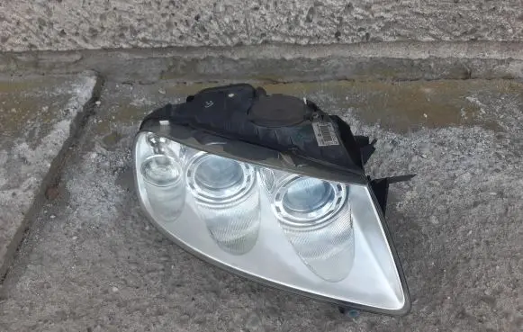 Volkswagen Touareg I Headlight/headlamp