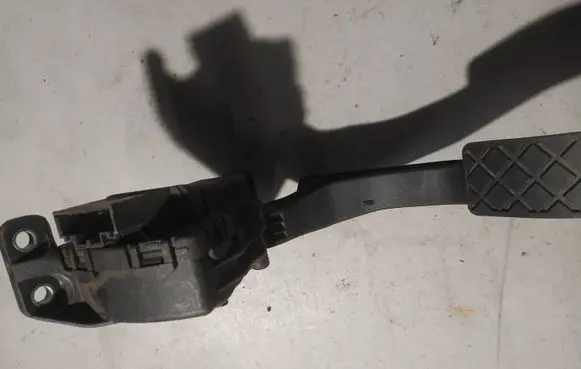 Audi A6 S6 C6 4F Accelerator throttle pedal 4F1723523A