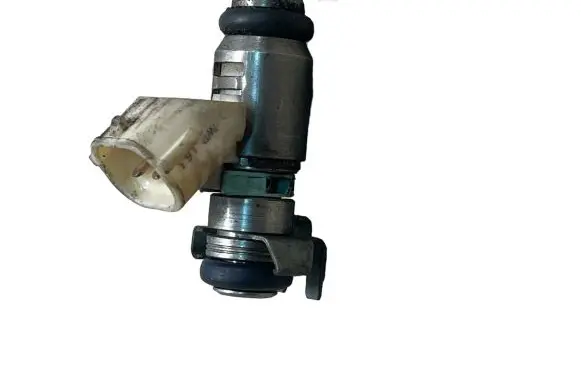 Volkswagen Golf V Fuel injector 036031AC