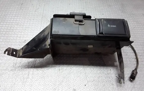 Audi A6 S6 C5 4B CD/DVD changer 4B0035111A