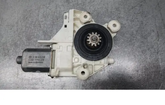 Ford Focus C-MAX Front door window regulator motor 0130822217