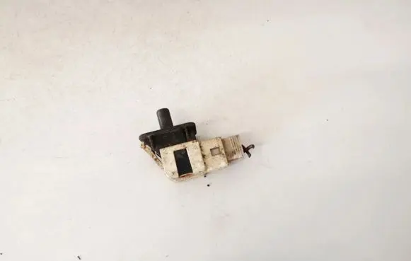 Mercedes-Benz E W211 Front door sensor 2028209410
