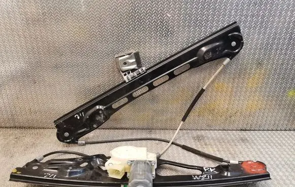 Mercedes-Benz E W211 Front door electric window regulator 2117200146