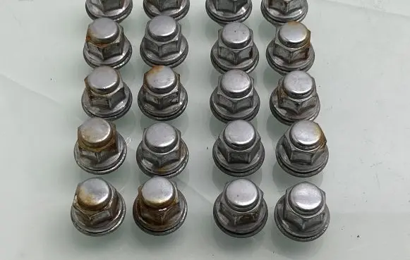 Toyota RAV 4 (XA50) Nuts/bolts 