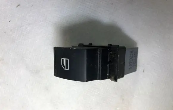 Volkswagen PASSAT B6 Electric window control switch 133801S