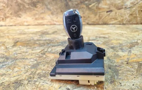 Mercedes-Benz C W205 Ignition lock A2059008010 60000079923 33324002