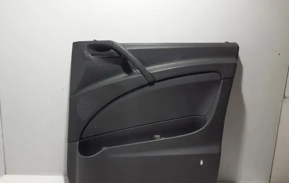 Mercedes-Benz Vito Viano W639 Front door card panel trim A6397270171