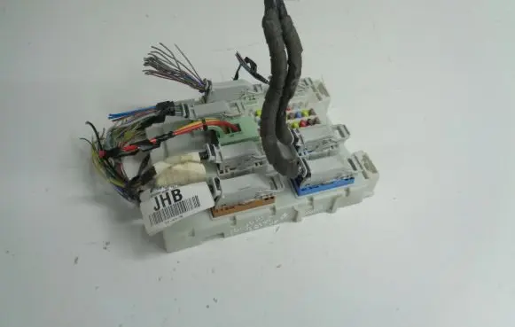 Ford Focus Fuse module BV6N14R073FS BV6N-14R073-FS
