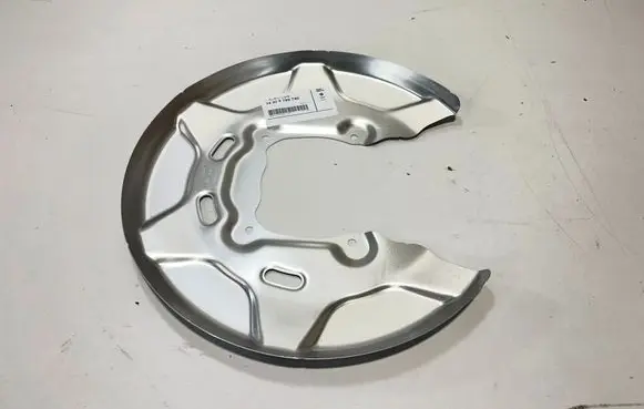 BMW 1 F40 Rear brake disc plate dust cover 6799740