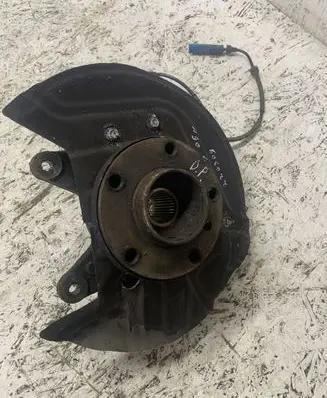 BMW X3 E83 Front wheel hub