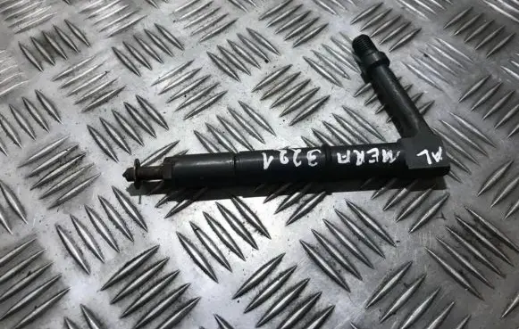 Nissan Almera N16 Fuel injector