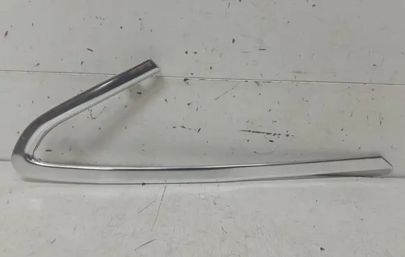 Opel Astra J Rear side glass trim