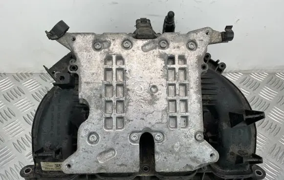 BMW X1 E84 Intake manifold 7588126 10543512
