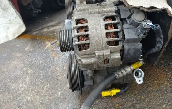 Peugeot 307 Generator/alternator 9656956280