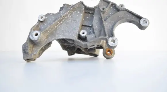 Audi A4 S4 B7 8E 8H Engine mounting bracket 059145169P