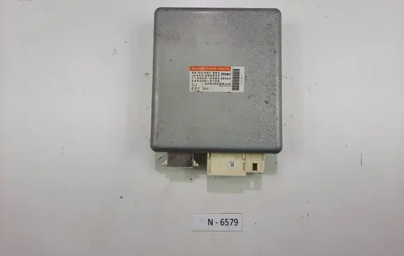 Toyota Avensis T270 Power steering control unit/module 8965005070
