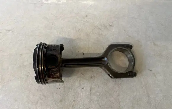 BMW 7 F01 F02 F03 F04 Piston with connecting rod 7613626