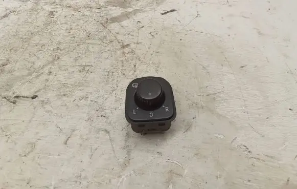 Volkswagen Tiguan Wing mirror switch 1K0959565L