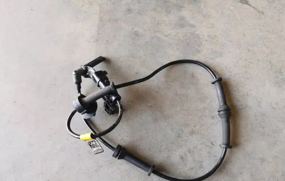 Chevrolet Corvette C7 ABS brake wheel speed sensor 28666784