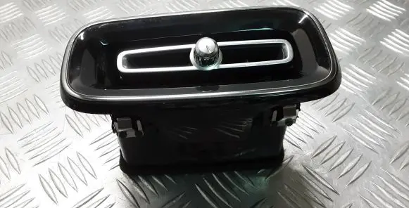 Volvo XC40 Dashboard side air vent grill/cover trim 31442625