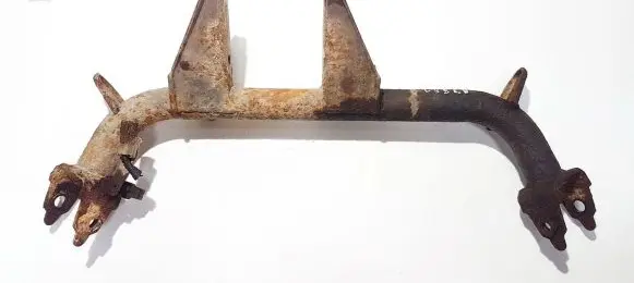 Suzuki SX4 Engine mounting bracket