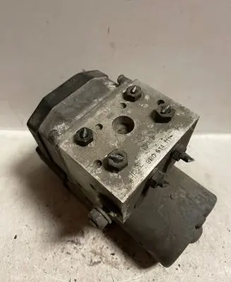 Volkswagen PASSAT B5.5 ABS Pump 3B0614111 0265221621