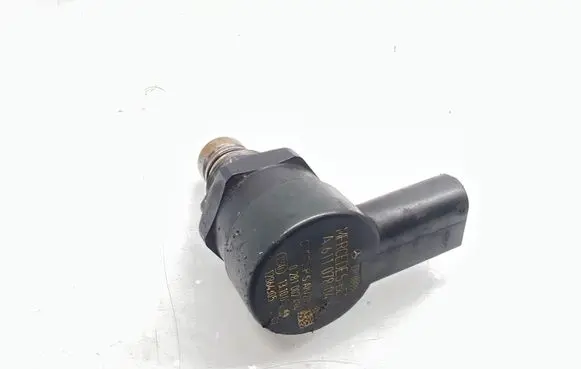 Mercedes-Benz CLS C219 Fuel pressure regulator A6110780449