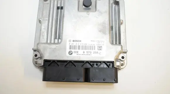 BMW 1 F20 F21 Engine control unit/module 8573258 0281019679
