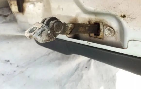 Opel Zafira A Rear door check strap stopper