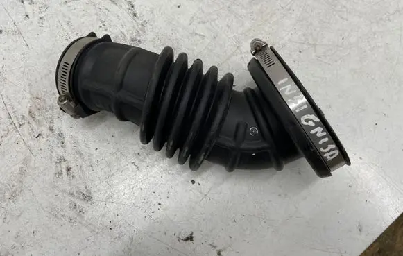Opel Insignia B Intercooler air channel guide 84120196