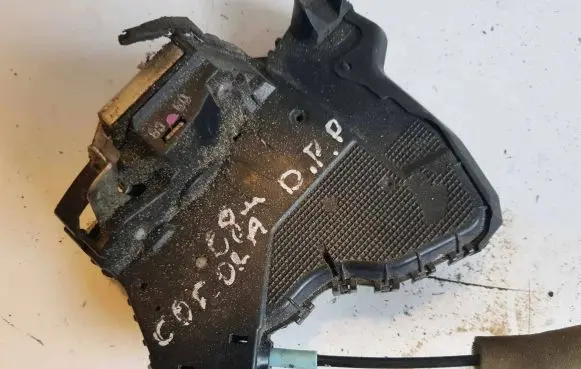 Toyota Corolla E140 E150 Front door lock