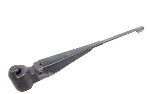 Rear wiper blade arm