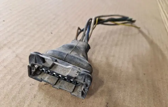 Volkswagen Golf II Other relay 071906233