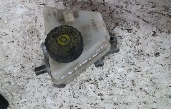 Mercedes-Benz E W210 Master brake cylinder A2026300212