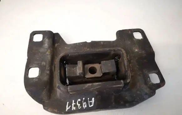 Mazda 3 I Engine mount bracket cc3139070