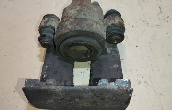 Jeep Grand Cherokee (WK) Rear brake caliper
